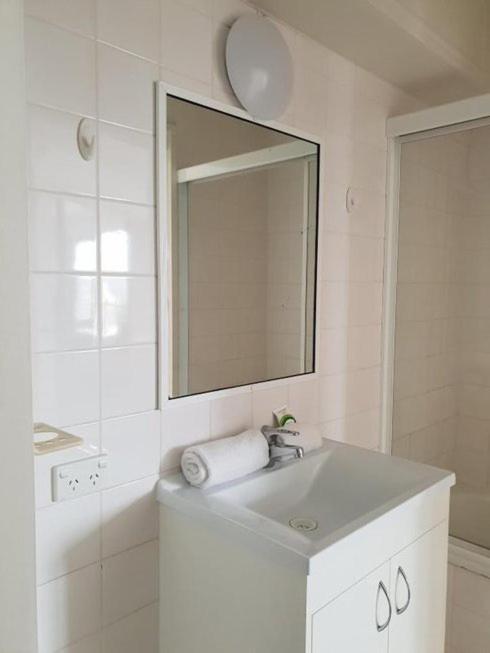 Surfers Holiday Apartments โกลด์โคสต์ ภายนอก รูปภาพ