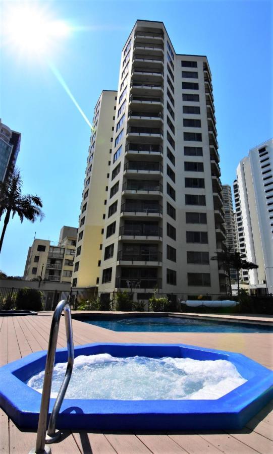 Surfers Holiday Apartments โกลด์โคสต์ ภายนอก รูปภาพ