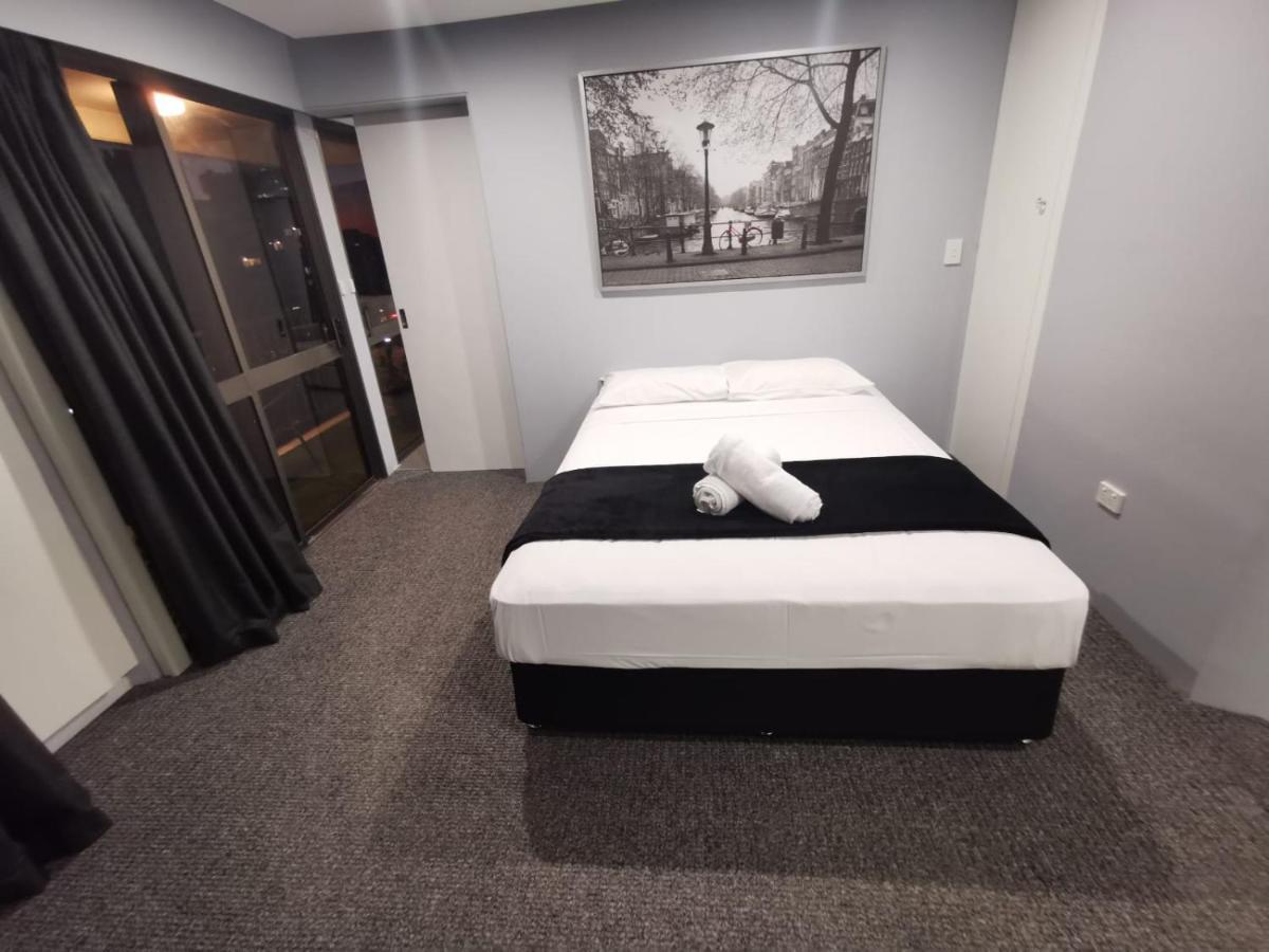 Surfers Holiday Apartments โกลด์โคสต์ ภายนอก รูปภาพ