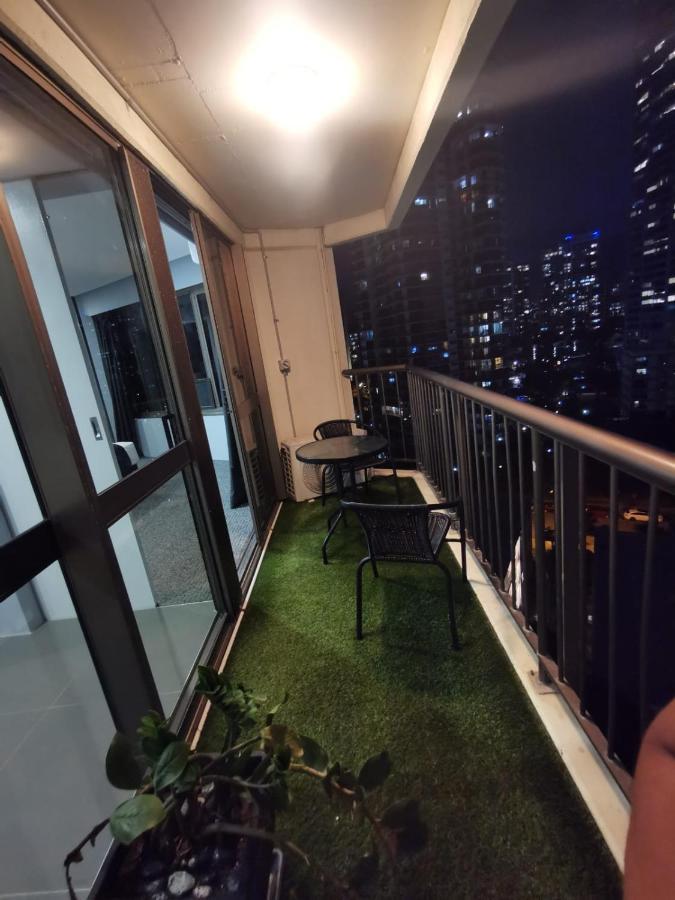 Surfers Holiday Apartments โกลด์โคสต์ ภายนอก รูปภาพ