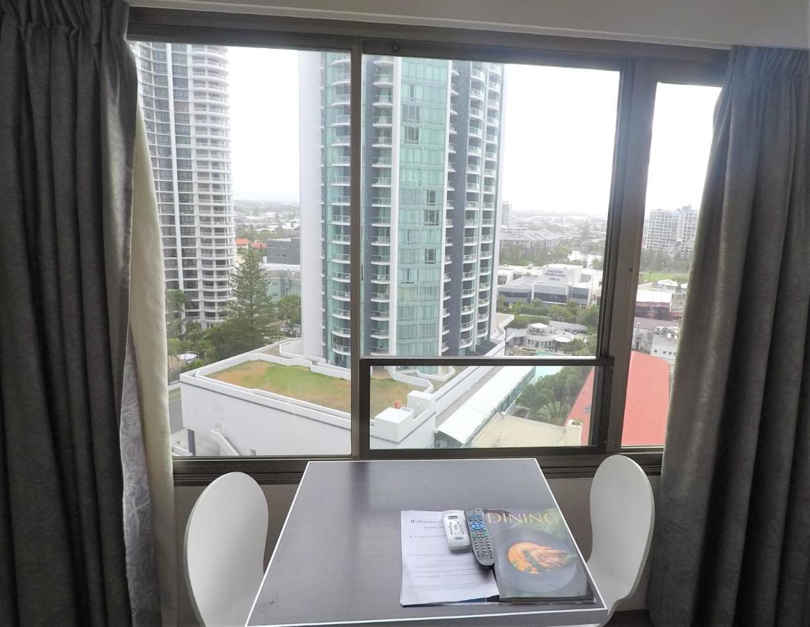 Surfers Holiday Apartments โกลด์โคสต์ ภายนอก รูปภาพ