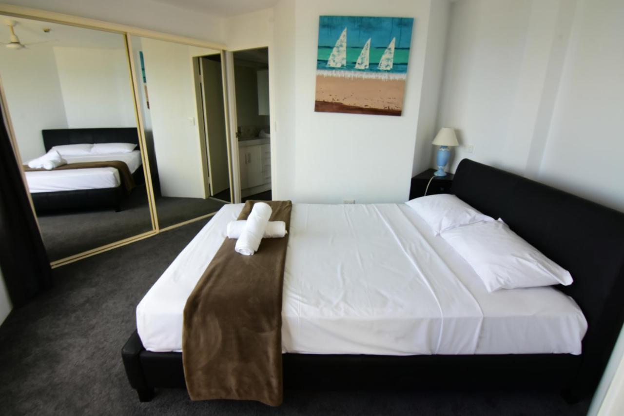 Surfers Holiday Apartments โกลด์โคสต์ ภายนอก รูปภาพ