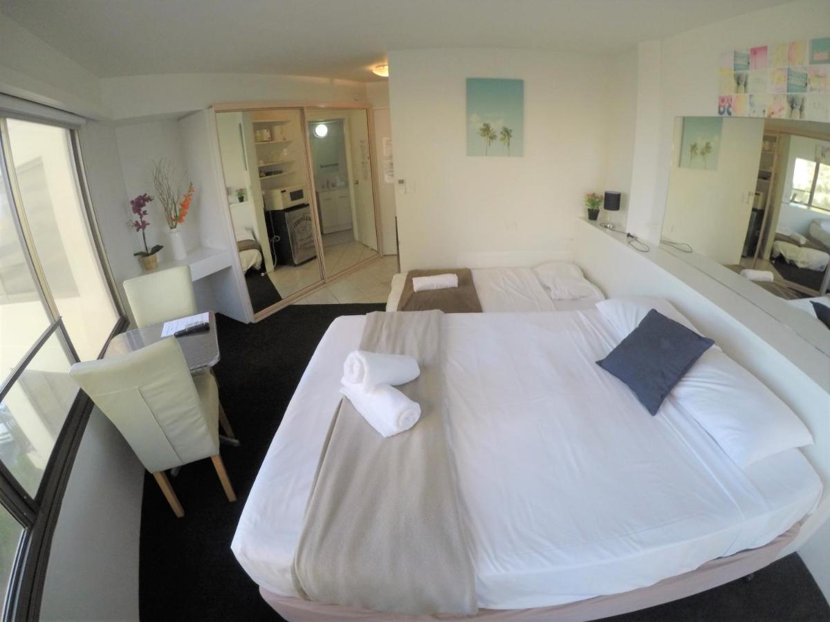 Surfers Holiday Apartments โกลด์โคสต์ ภายนอก รูปภาพ