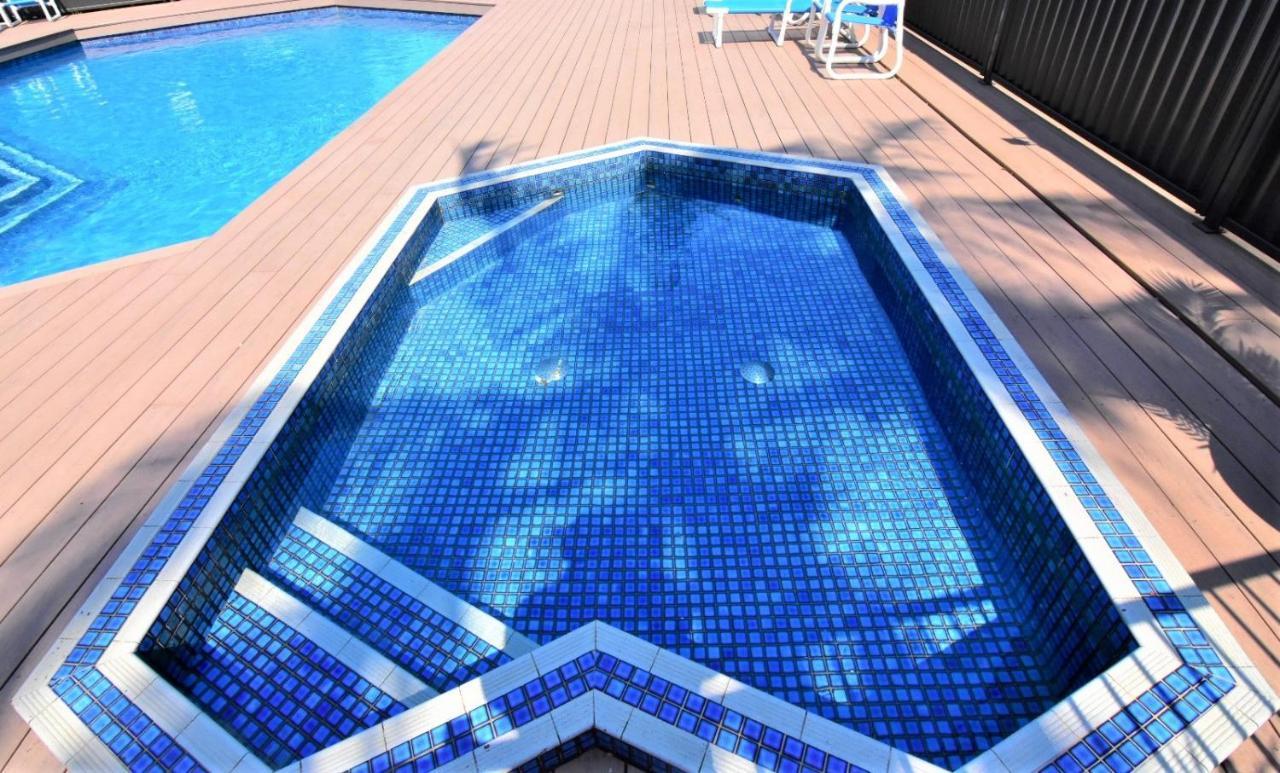 Surfers Holiday Apartments โกลด์โคสต์ ภายนอก รูปภาพ