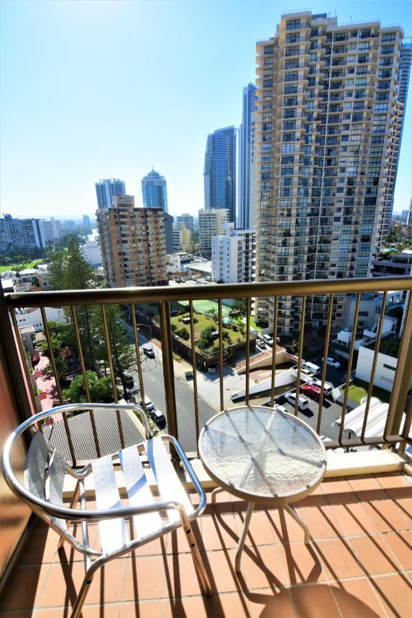 Surfers Holiday Apartments โกลด์โคสต์ ภายนอก รูปภาพ