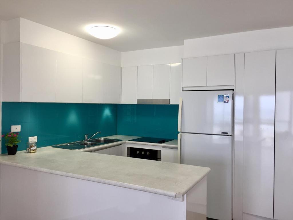 Surfers Holiday Apartments โกลด์โคสต์ ภายนอก รูปภาพ