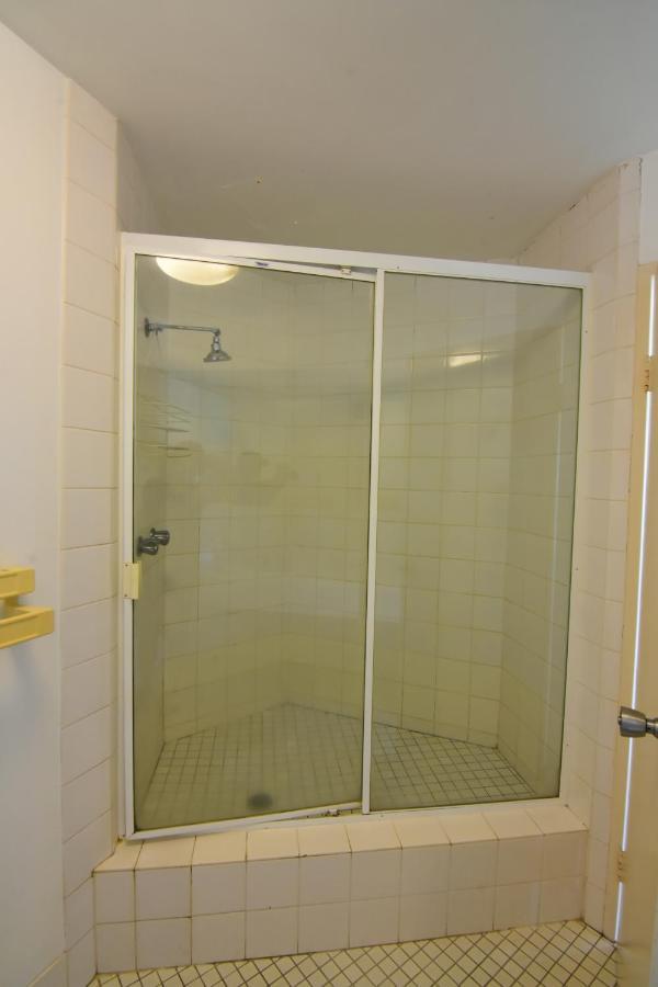 Surfers Holiday Apartments โกลด์โคสต์ ภายนอก รูปภาพ