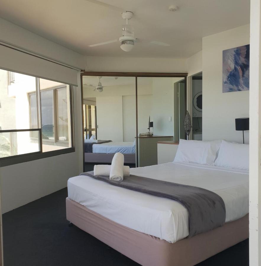 Surfers Holiday Apartments โกลด์โคสต์ ภายนอก รูปภาพ