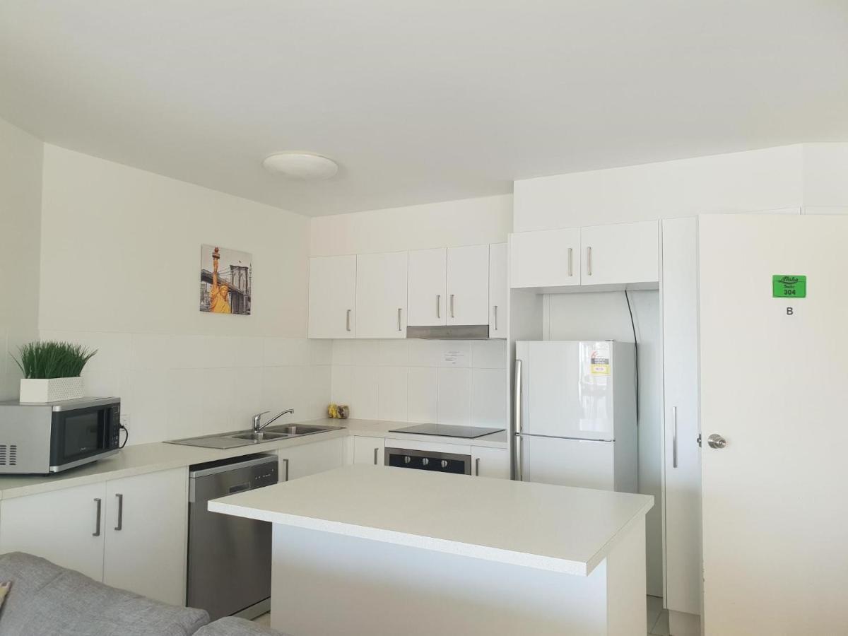 Surfers Holiday Apartments โกลด์โคสต์ ภายนอก รูปภาพ