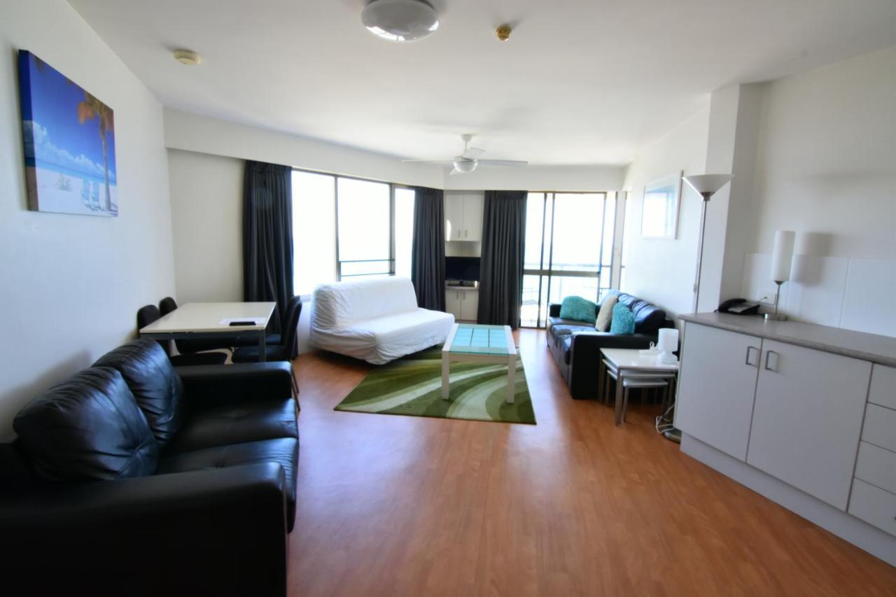 Surfers Holiday Apartments โกลด์โคสต์ ภายนอก รูปภาพ