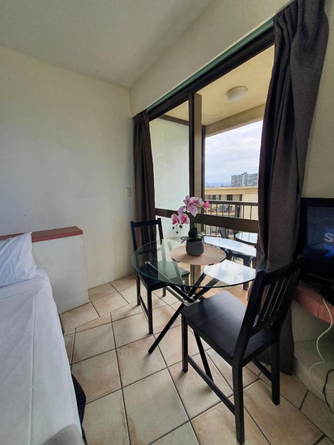 Surfers Holiday Apartments โกลด์โคสต์ ภายนอก รูปภาพ
