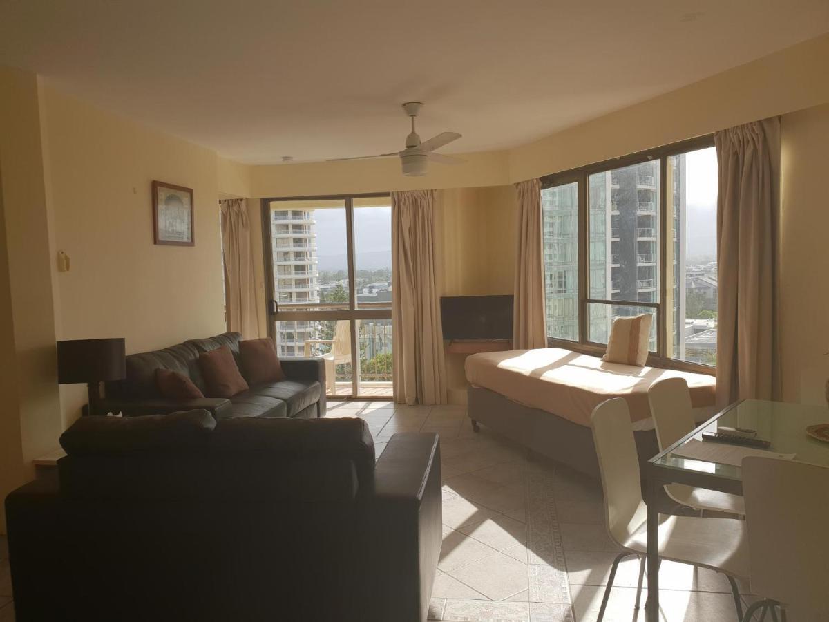 Surfers Holiday Apartments โกลด์โคสต์ ภายนอก รูปภาพ