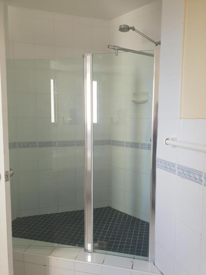 Surfers Holiday Apartments โกลด์โคสต์ ภายนอก รูปภาพ