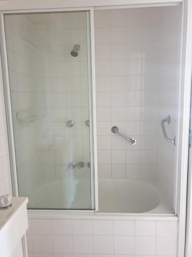 Surfers Holiday Apartments โกลด์โคสต์ ภายนอก รูปภาพ
